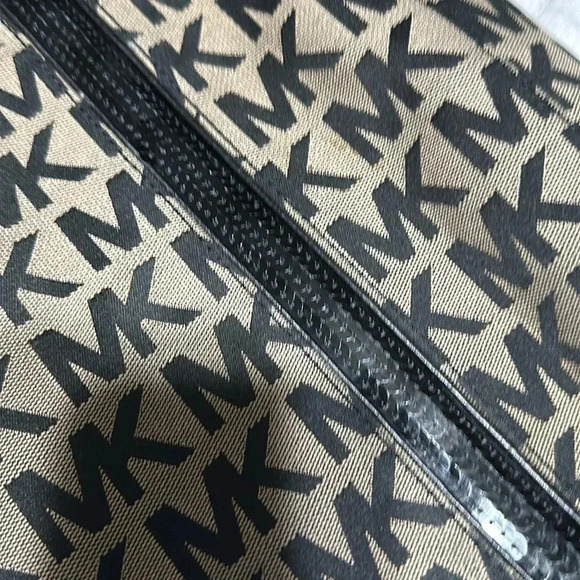 Michael Kors Monogram Sequin Stripe Black Jacquard tote - Picture 2 of 6